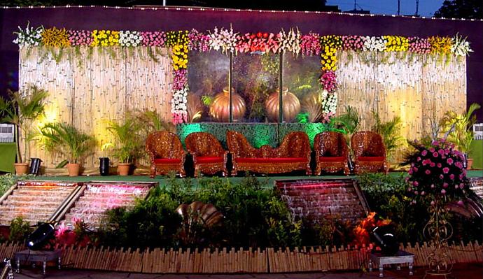 Wedding Planner: Indian wedding stage decorations and indian wedding ...