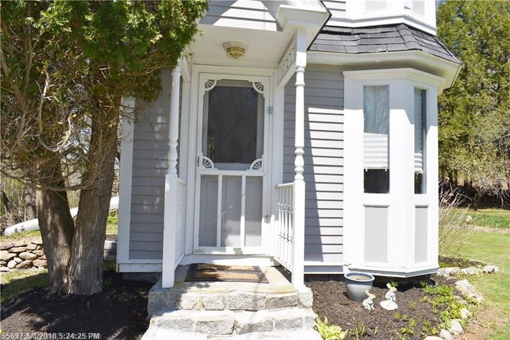 Victorian Style Home (424 Sq Ft) [ TINY HOUSE TOWN ]