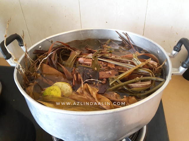 SEDAPNYA..DAPAT MANDI HERBA SELEPAS BERSALIN SEDAPNYA..DAPAT MANDI HERBA SELEPAS BERSALIN
