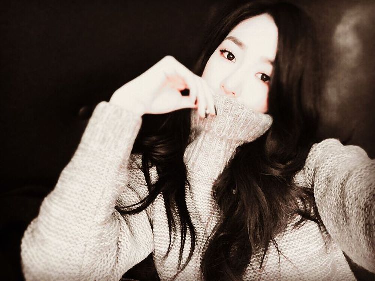 SNSD Tiffany treats fans with her adorable set of SelCa pictures ...