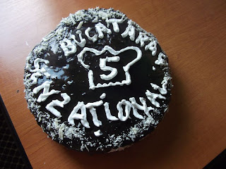 TORT CU CREMA DE BRANZA SI CIRESE AMARE- BUCATARAS SENZATIONAL