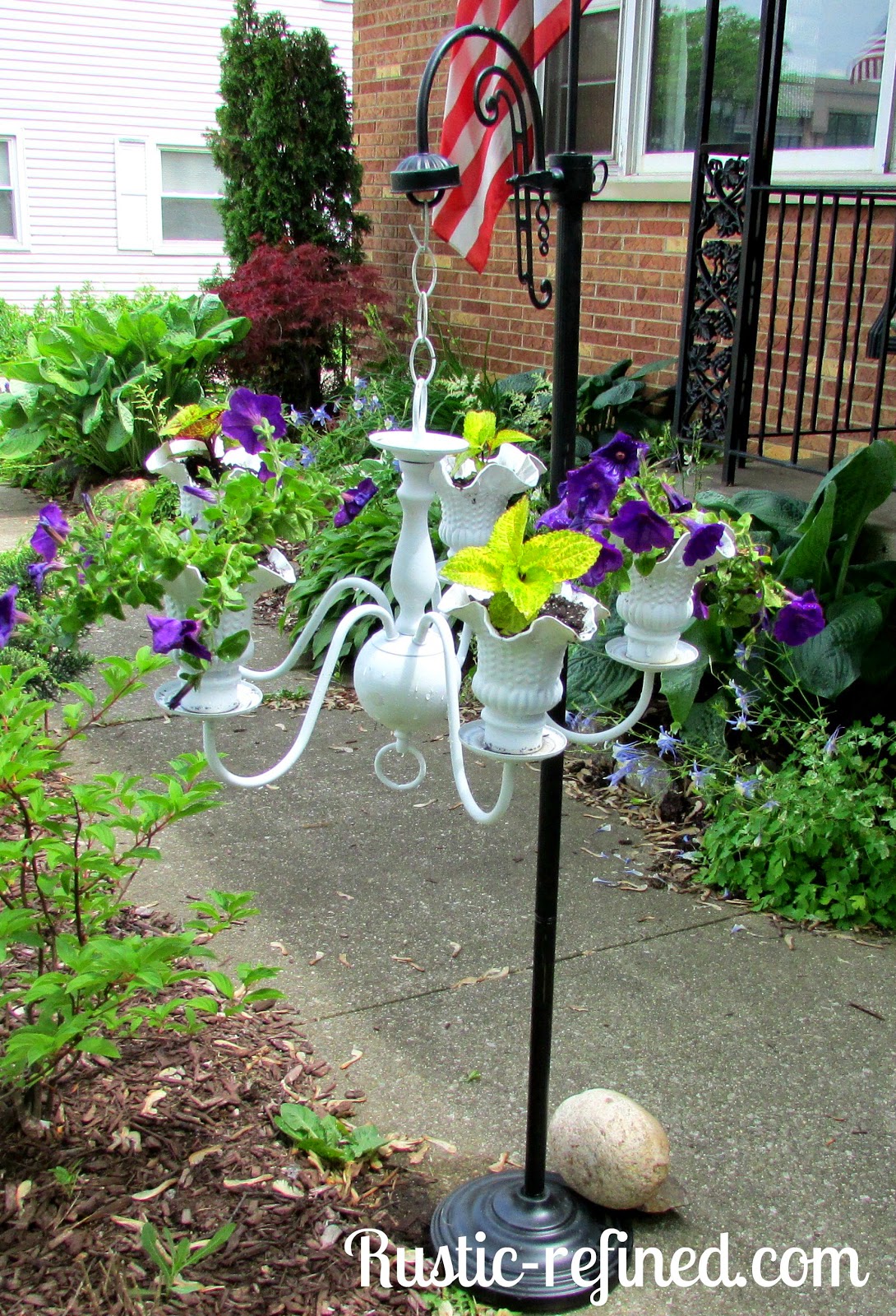 Garden Art - A Flower Chandelier @ Rustic-refined.com