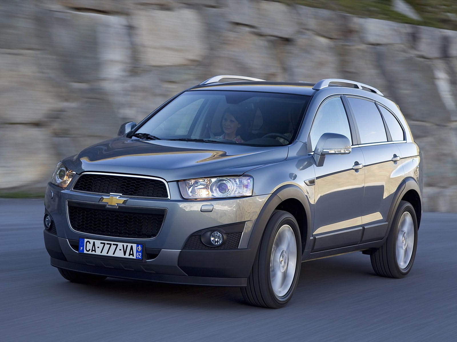 wallpaper Chevrolet Captiva Car Wallpapers