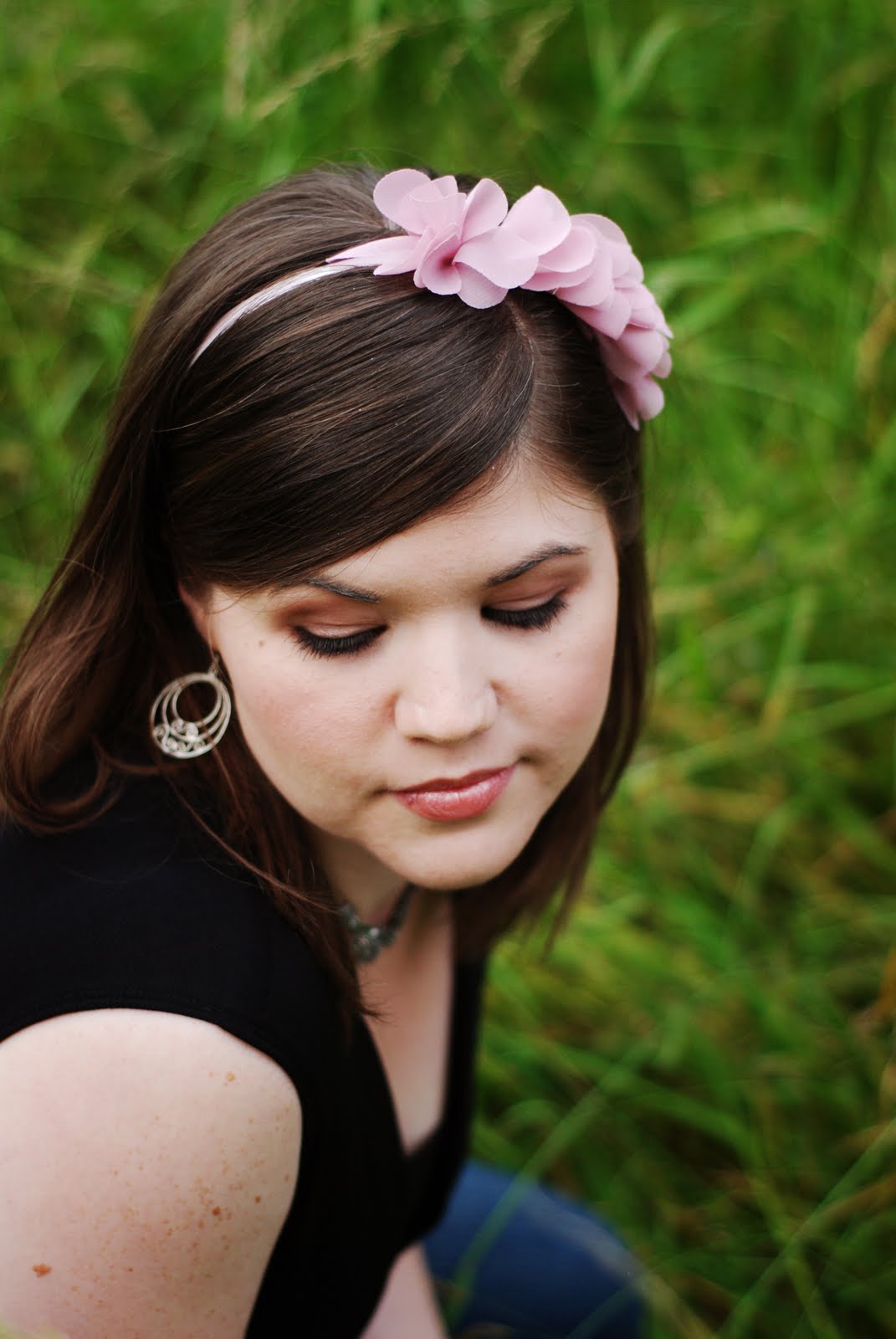 Makeup by Ariel Elizabeth Outdoor Photoshoot Makeup Vancouver Washington