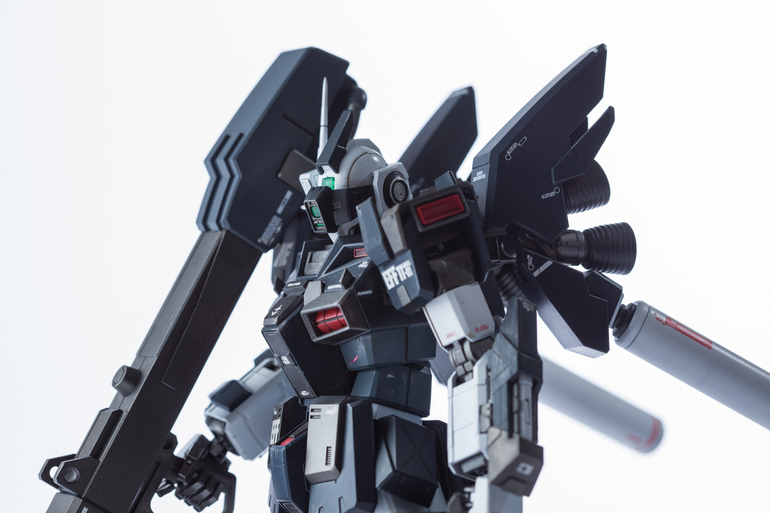 Custom Build: MG 1/100 GM Dominance 