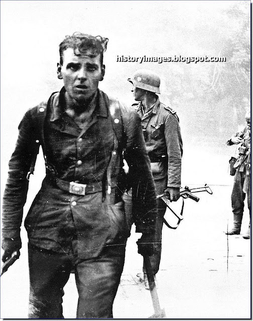 German soldiers street fight  Novorossiysk. September 1943 Hitler wanted Caucasus oil
