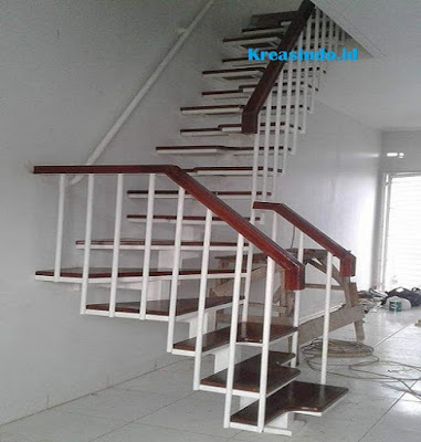 10 Model Tangga Trap Besi Kombinasi Kayu Kamper