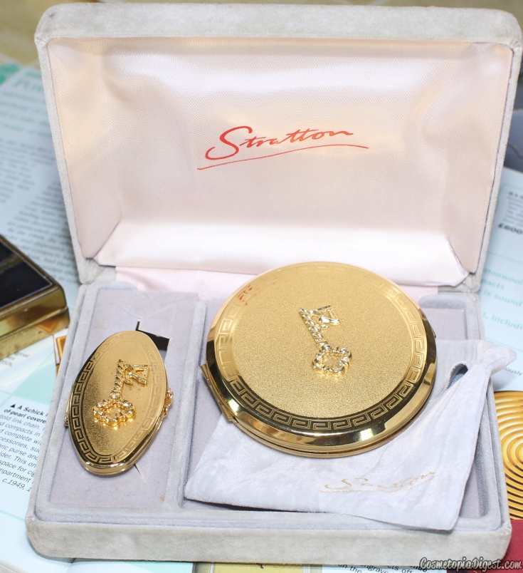 How and where to start collecting vintage powder compacts, and their prices and sources.