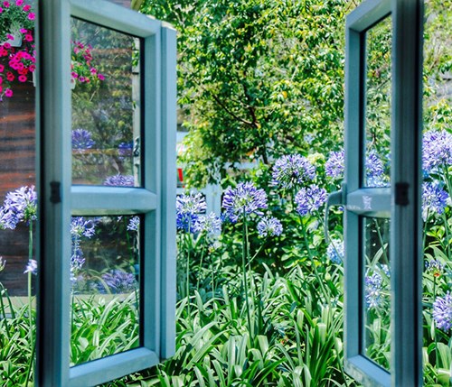 [Image: Du-ngoan-thien-duong-hoa-Ba-Na-Hills-3.jpg]