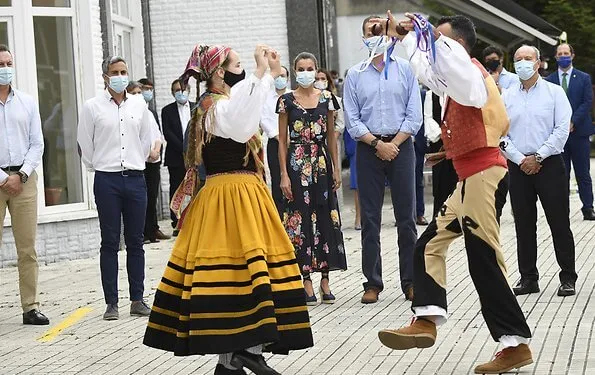 Queen Letizia wore a floral jumpsuit from Uterque, which she had worn before, and espadrille wedges from Macarena