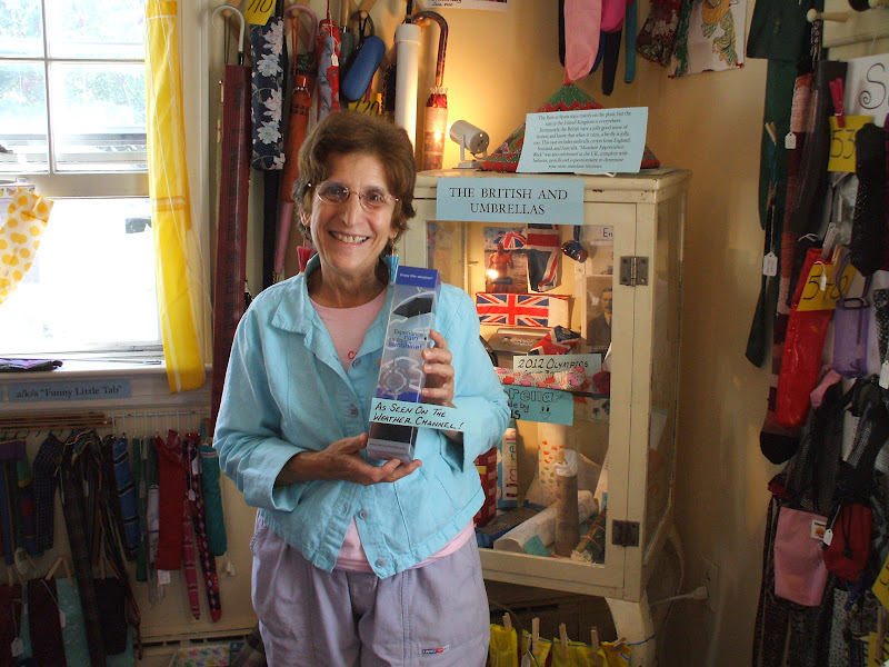 Las colecciones más extrañas en el mundo - UmbrellaMuseum1-Woman