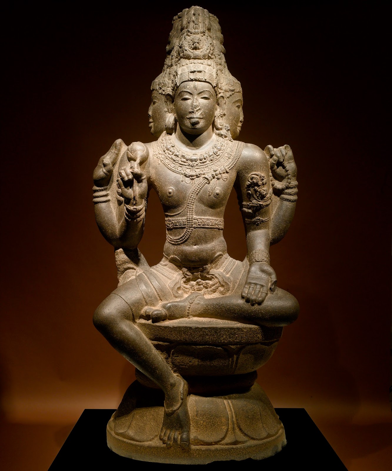 The Symbolism of the Meditating Yogi on Indus Seals - Ancient Inquiries