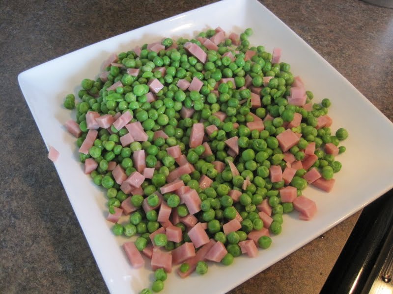 Mrs. Schwartz's Kitchen Tortellini Straw and Hay