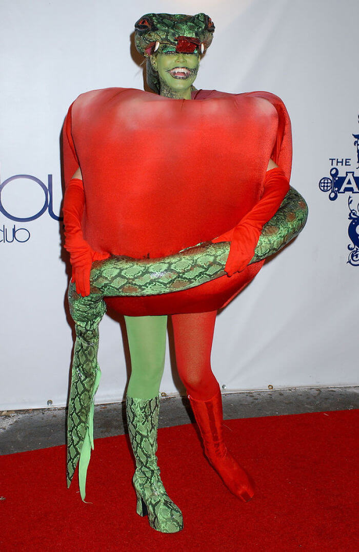 17 Awesome Pictures Of Heidi Klum Mastering Halloween Costumes