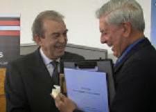 Mario Vargas Llosa y Luis Morales Olivas. 2010.
