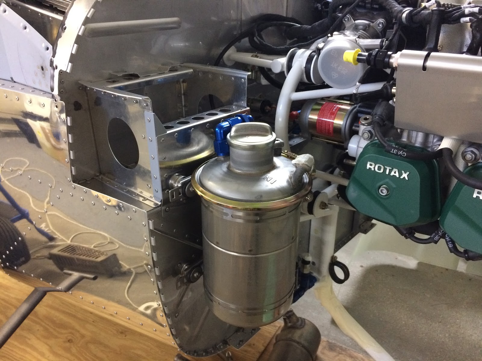 Wolfgang's RV12 ROTAX 912 iS Installation