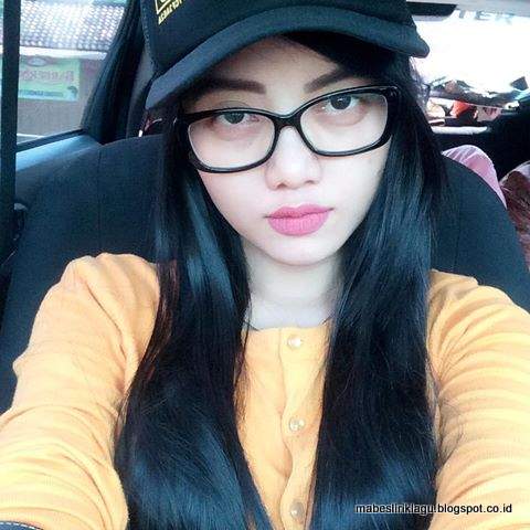 Lirik Lagu Tenda Biru - Deviana Safara | Mabes Lirik