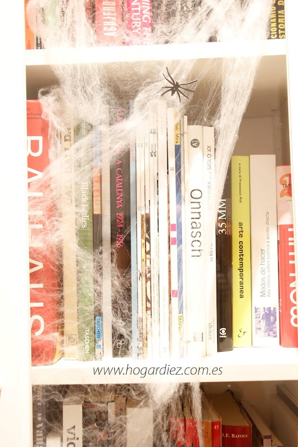 Halloween estanterías tela de araña
