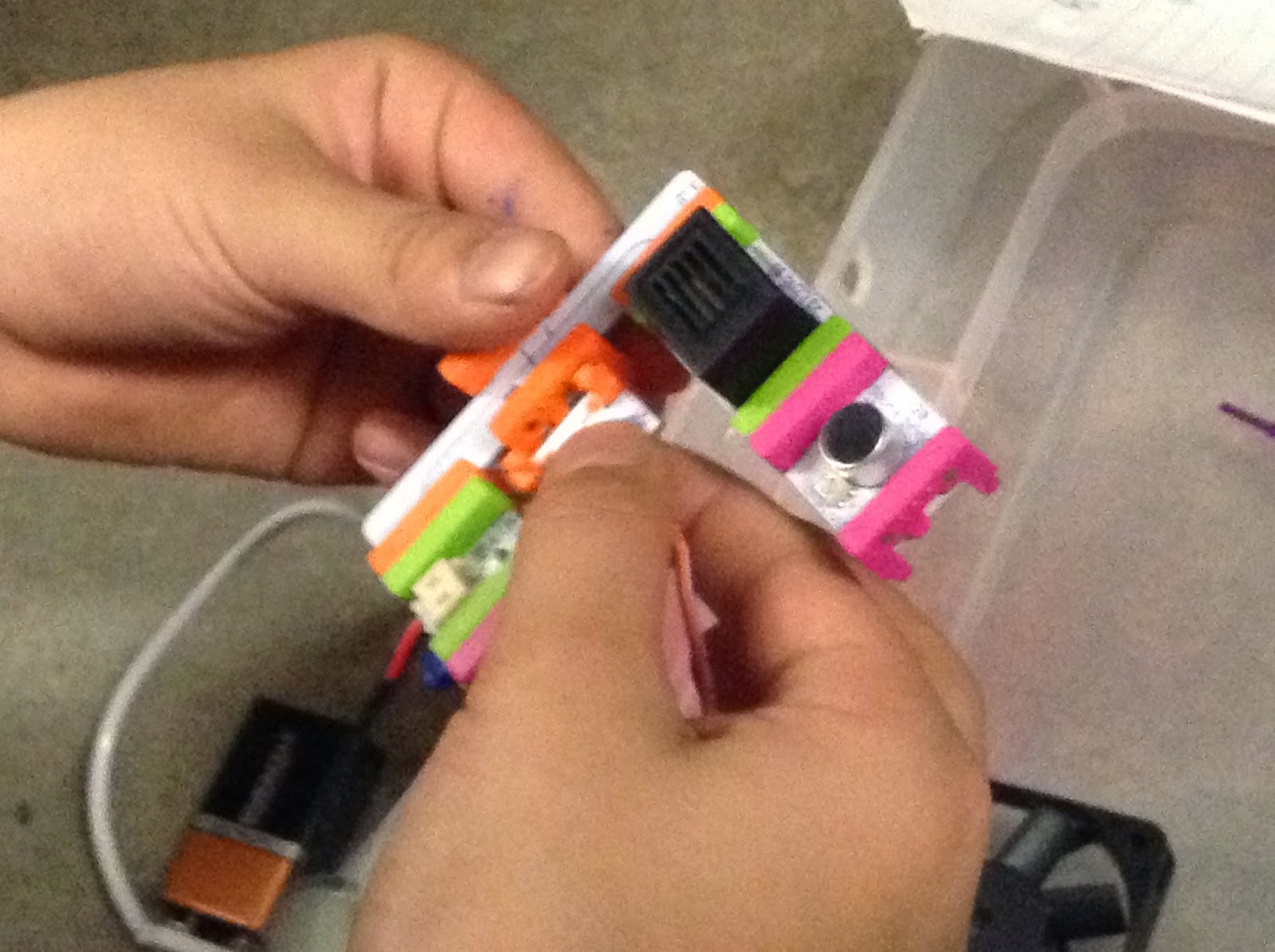 creating littleBits circuits - Mathematics and Science in SD#38 (Richmond)