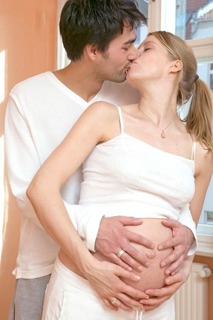 Quan hệ tình dục khi mang thai và những lợi ích bất ngờ Quan hệ tình dục khi mang thai và những lợi ích bất ngờ