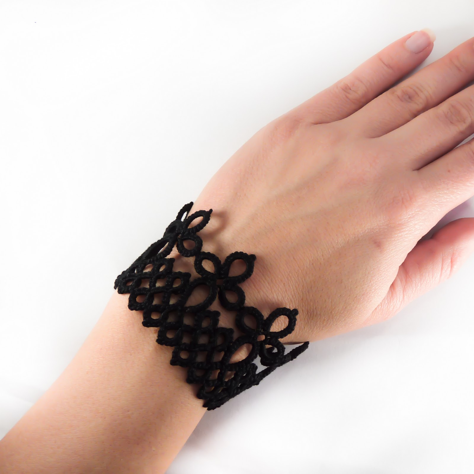 Decoromana Bold black lace bracelet