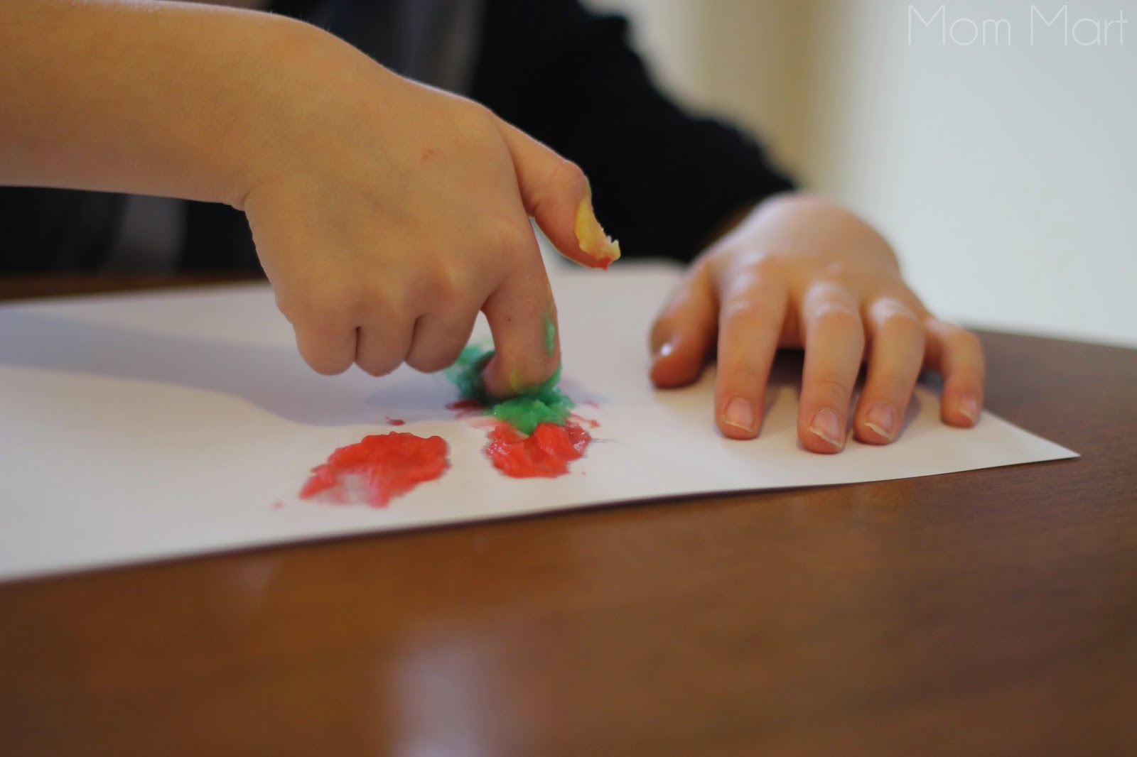 DIY Homemade Finger Paint Recipe - finger painting recipe to make with kids