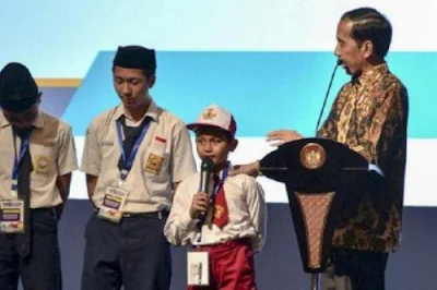 Jokowi Ingin Sekolah Ajarkan Pengusaan Teknologi 