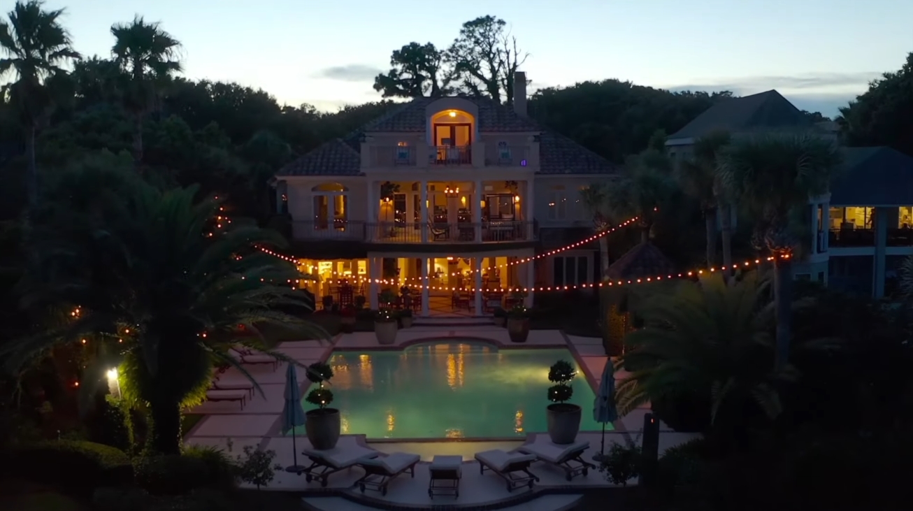 23 Photos vs. 2020 Dixon Lane, St Simons, GA vs. Beachfront Home Interior Design Tour