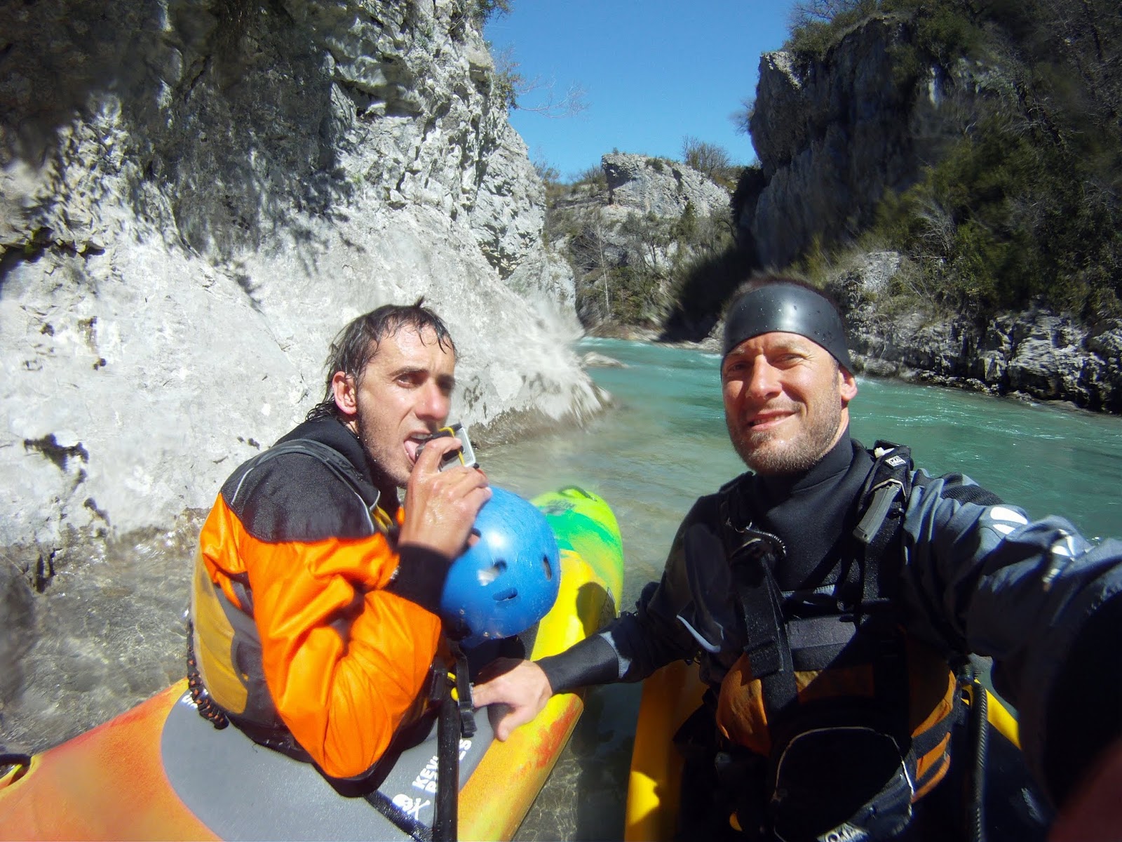 Eneko Yarza Kayak Río Veral en los Pirineos.