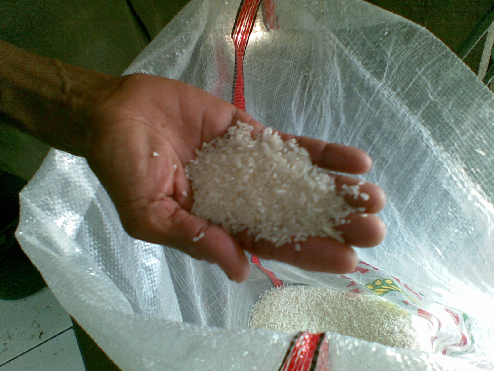 Hasil output dari mesin 3 beras bersih siap jual 