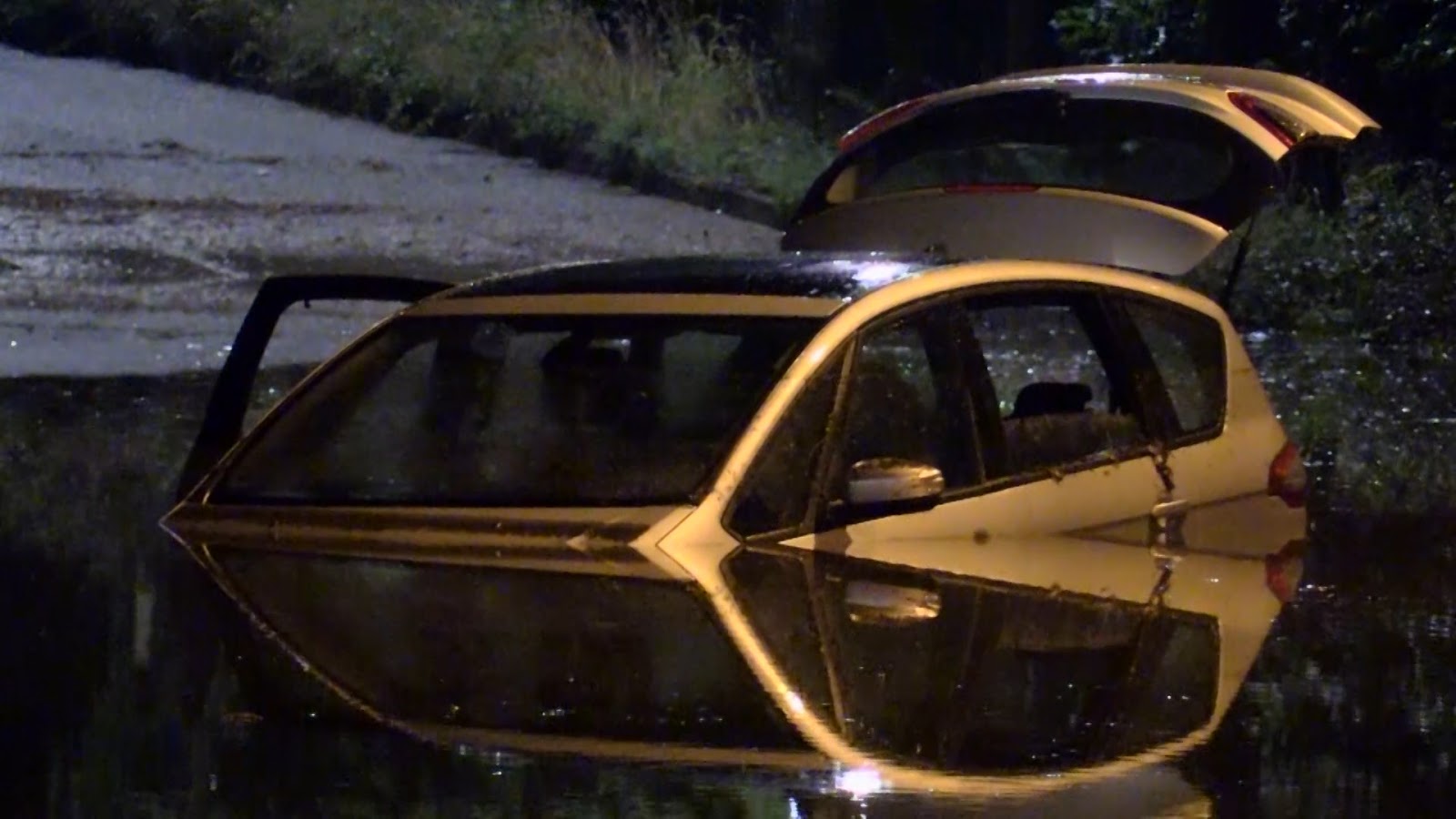 Nrw Aktuell Tv Mann In Hilden Mit Schusswaffe Bedroht Polizei