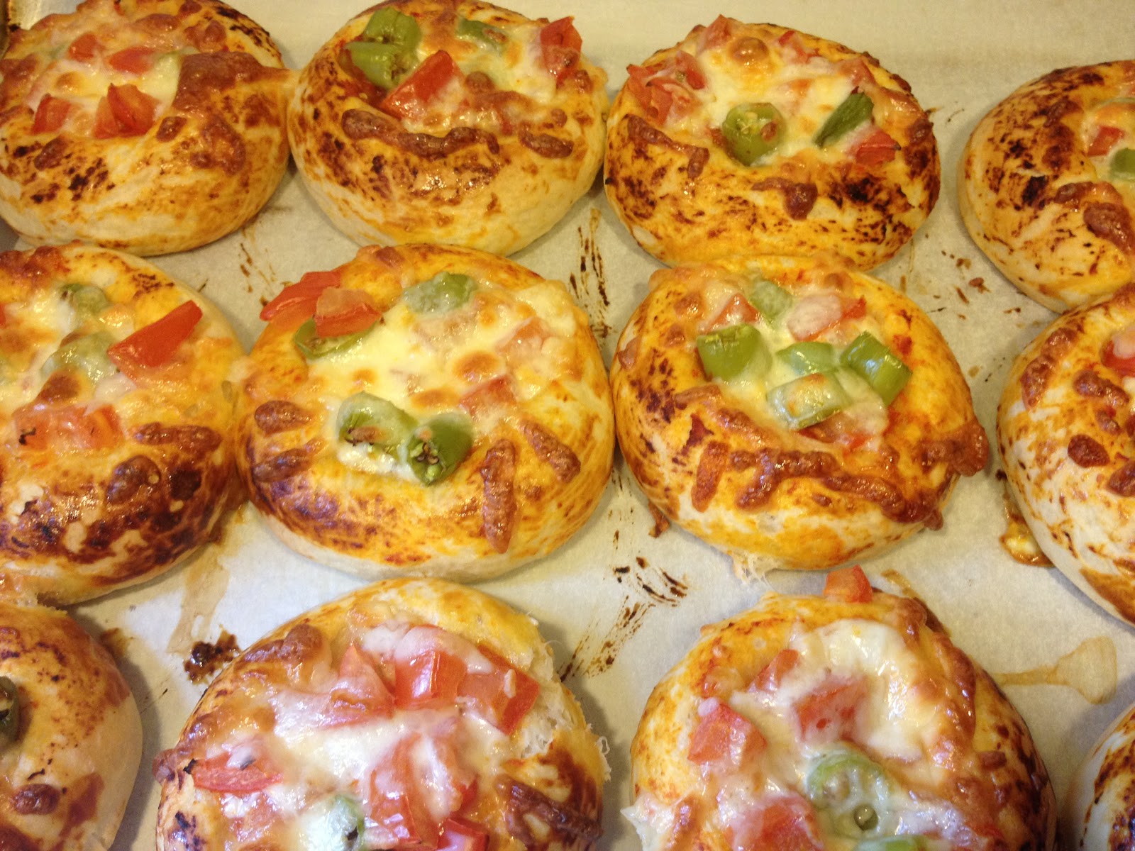 Мини пиццы в духовке фото Мини пиццы в духовке фото