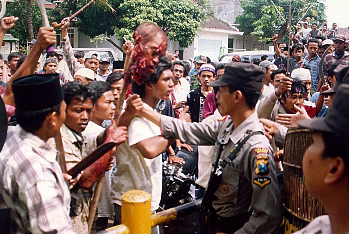 1967年缅甸排华，80万人沦为“二等人”，40人惨遭罹难_侨民_仰光_当局
