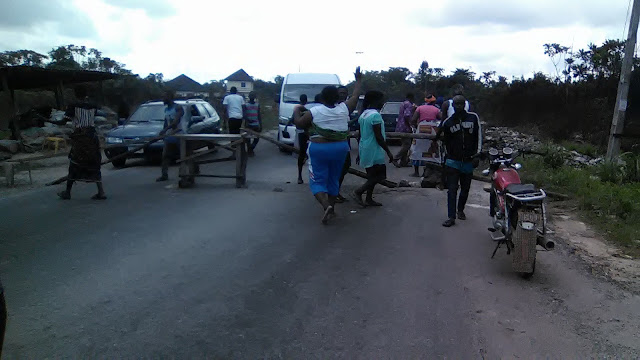 JUST IN: One killed, dozen injured as youths clash in Delta There is palpable tension in Delta State following the alleged killing one member of Aladja community by armed Ogbe-Ijoh and Isaba youths at about 9:30am on Tuesday morning.