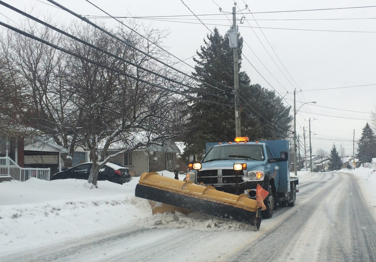 Road surface freeze warning indication Road surface freeze warning indication
