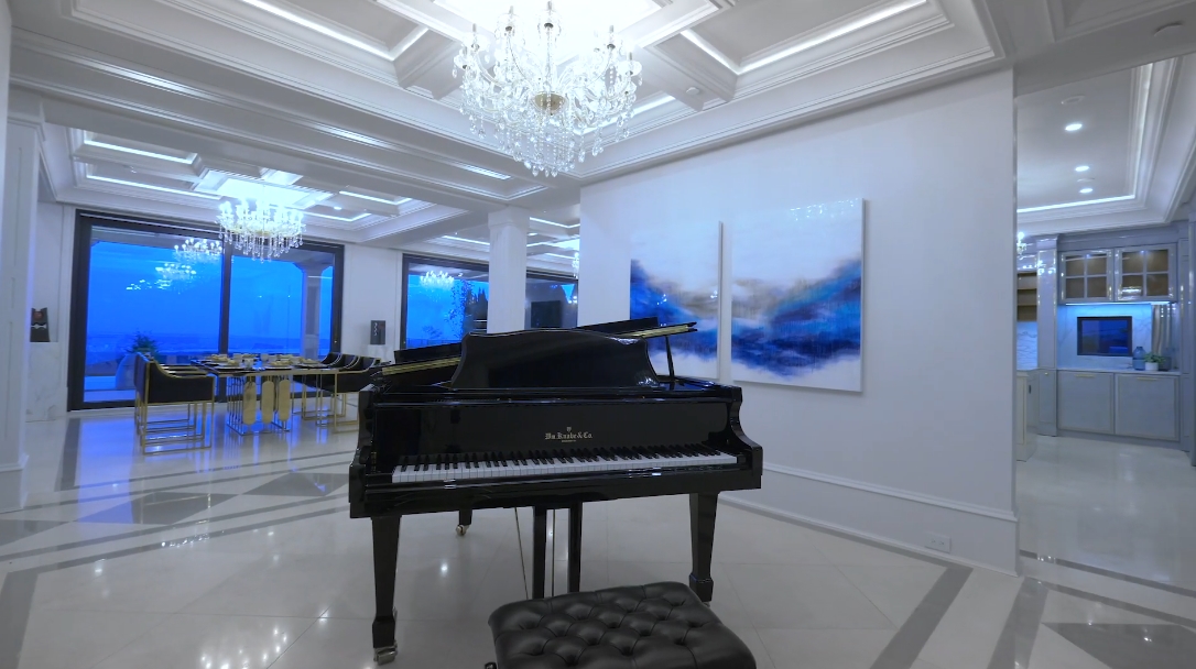 29 Interior Design Photos vs. 1103 Gilston Rd, West Vancouver Luxury Home Tour