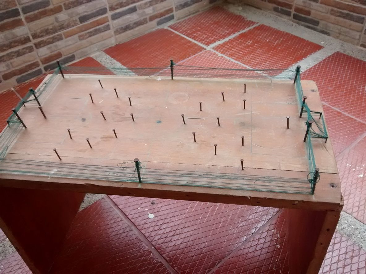 FUTBOLIN DE MADERA Y CLAVOS Museo MOOC Diseño de proyectos