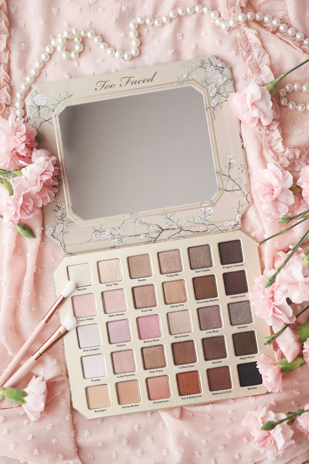 Natural Love Palette , TooFaced , Printemps Eté 2017, Love Light , Love Light Prismatic Highlighter , Romantic Palette , Natural Eyes ,rose mademoiselle ,rosemademoiselle , blog beauté ,revue , avis , swatch ,paris , beauté ,turoriel,