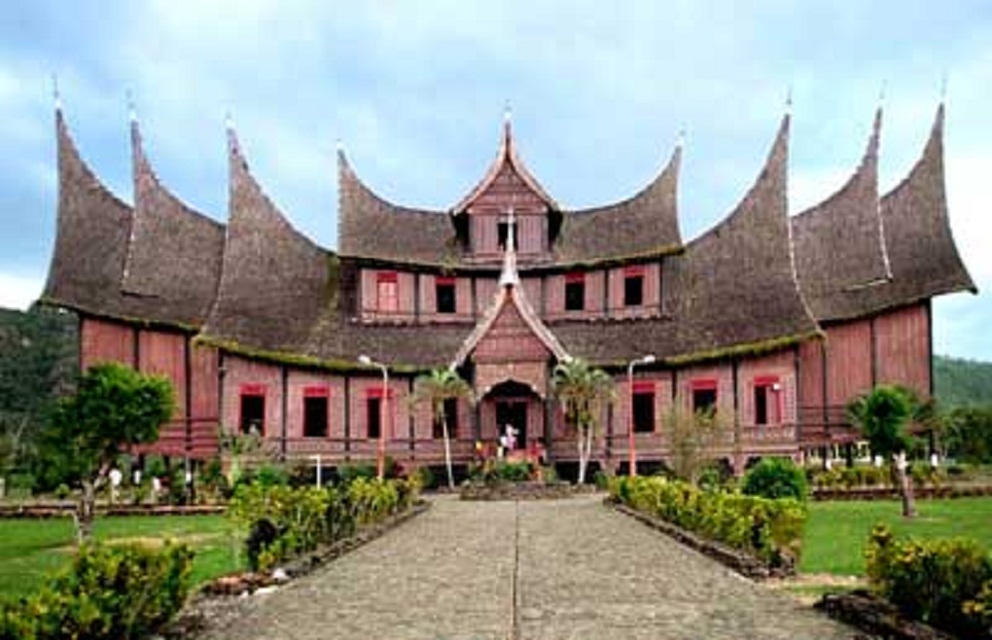 Paket Wisata Istana Pagaruyuang