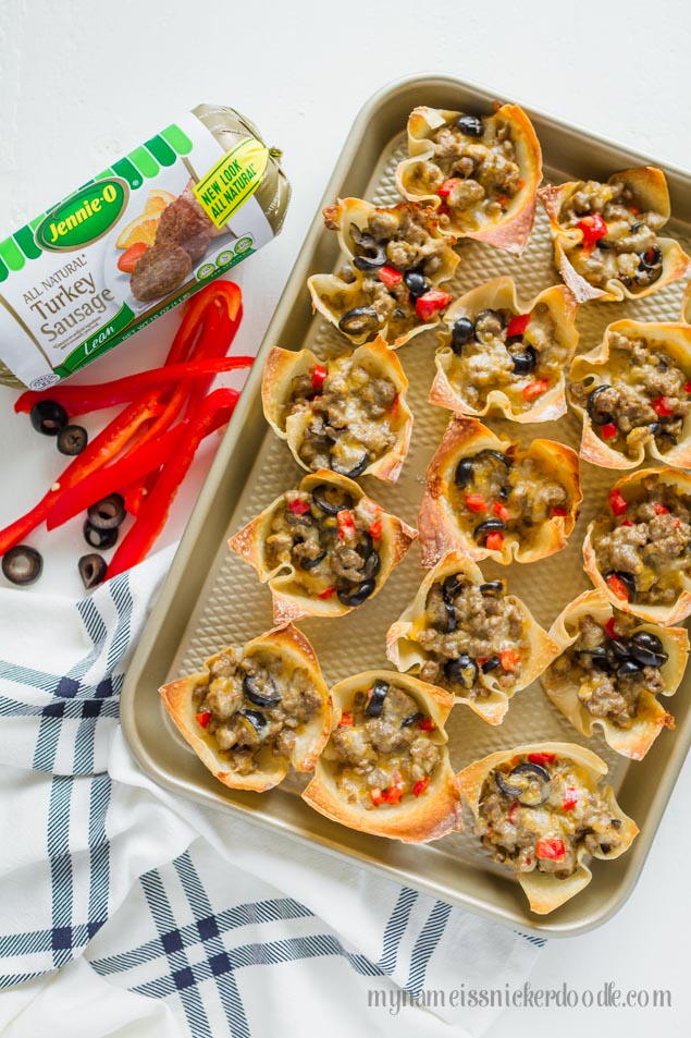 Savory and super cheesy Turkey Sausage Stars! A perfect appetizer recipe! | mynameissnickerdoodle.com Savory and super cheesy Turkey Sausage Stars! A perfect appetizer recipe! | mynameissnickerdoodle.com