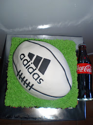 tarta balón de rugby adidas. otras marcas tienen diferente precio,