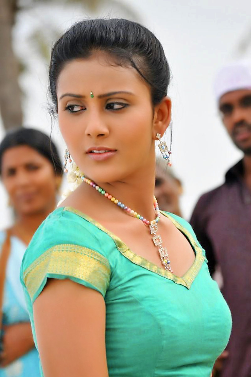 CUTE HOMELY ACTRESS IN BLOUSE AND SKIRT BEST RATED IMAGES WITH FULL QUALITY Navel Queens