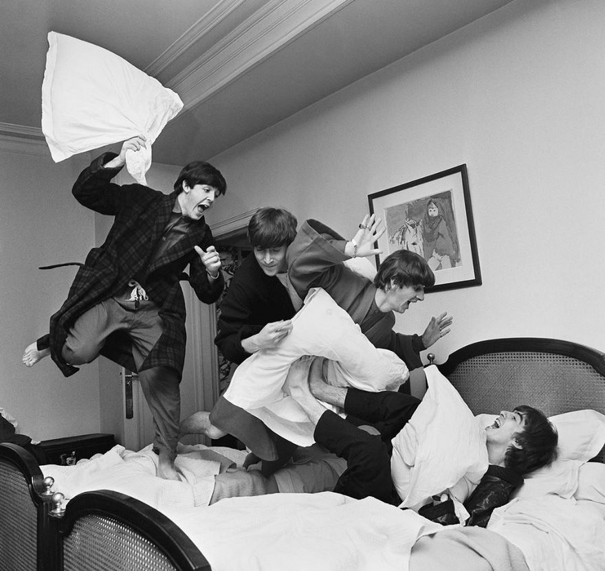 Top 100 Of The Most Influential Photos Of All Time - The Pillow Fight, Harry Benson, 1964