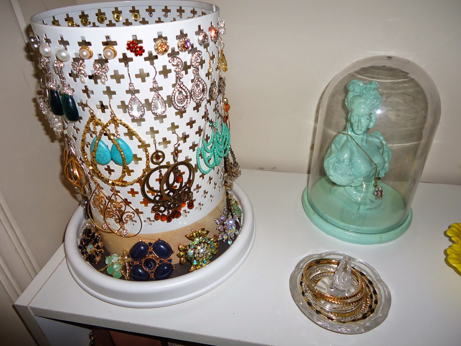 One Thrifty Space DIY Jewelry Display