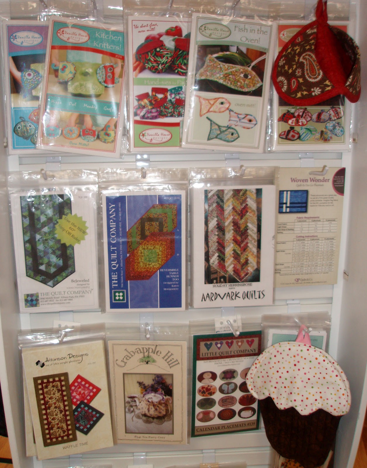 Delphine's Quilt Shop Kitchen Things