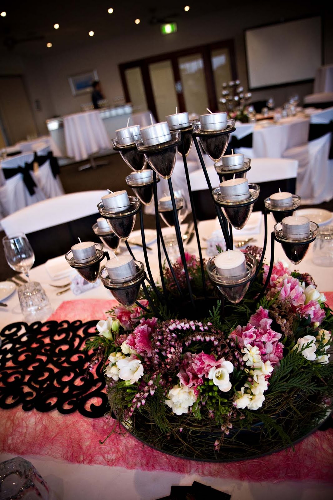 VISUALLY CREATIVE Wedding & Event Styling Oscars metal multiple tea