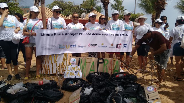 Projeto "Limpa Praia" da Abrajet PB conscientiza população e turistas no Ano Internacional do Turismo Sustentável