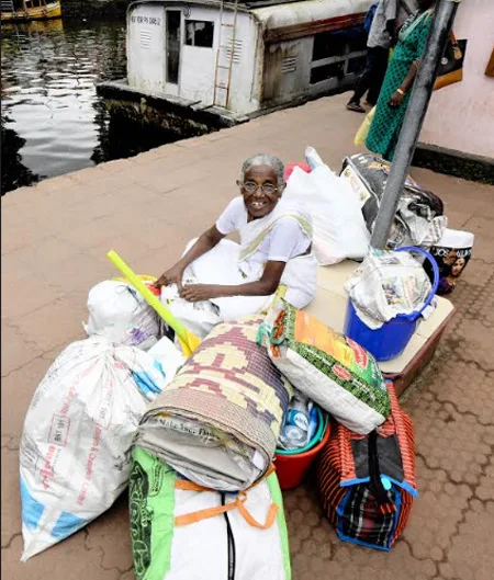 After the flood Janaki returns to home, Alappuzha, News, Flood, Rain, Trending, Food, Kerala