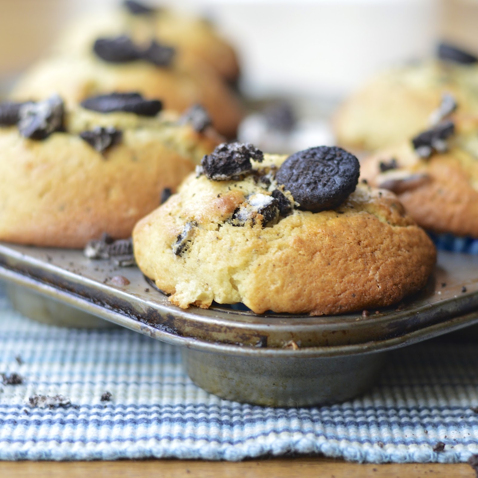 Oreo Muffins + 5 Tips for Homemade Bakery Style Muffins | Virtually ...