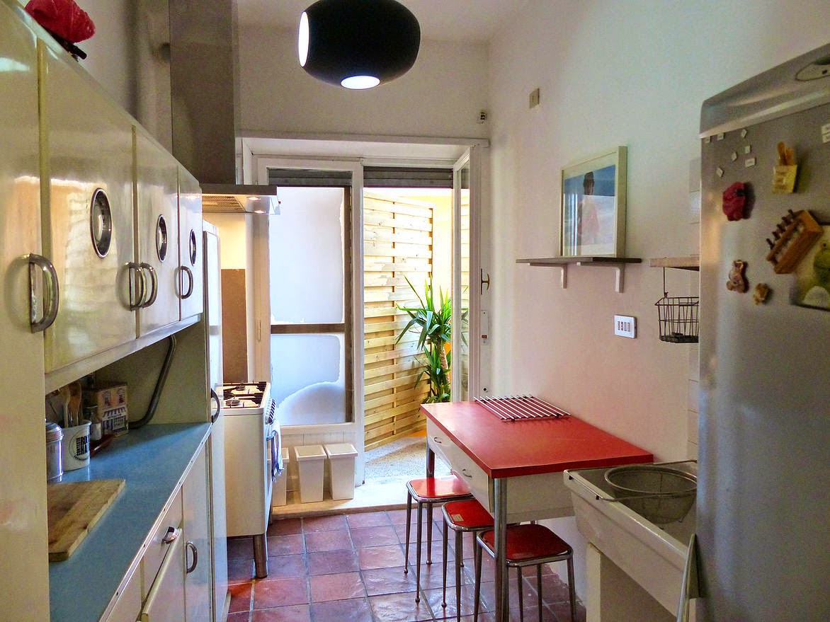 Di vacanze e di appartamenti vintage... 1 Di vacanze e di appartamenti vintage...